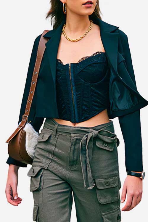 Cropped blazer with cropped top style