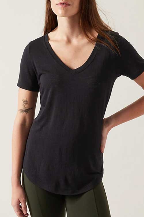 Relaxed fit, Lightweight V-neck t-shirt in black