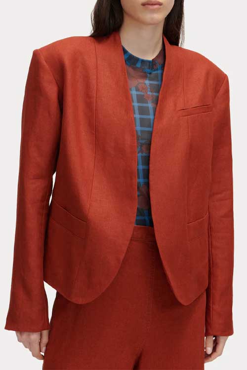 Easy collarless blazer with shoulder pads for structure in our Heavy Linen with a dry, textured finish