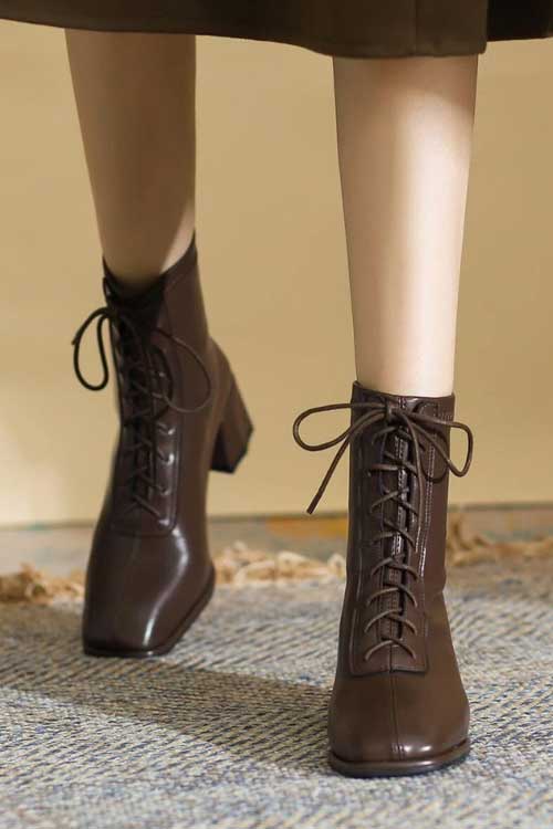 Lace-up Front Chunky Heeled Classic Boots