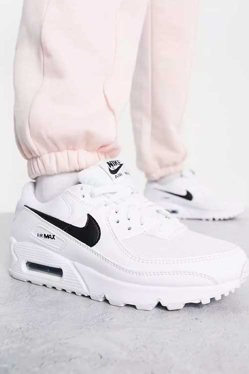 Nike Air Max 90 trainers in white