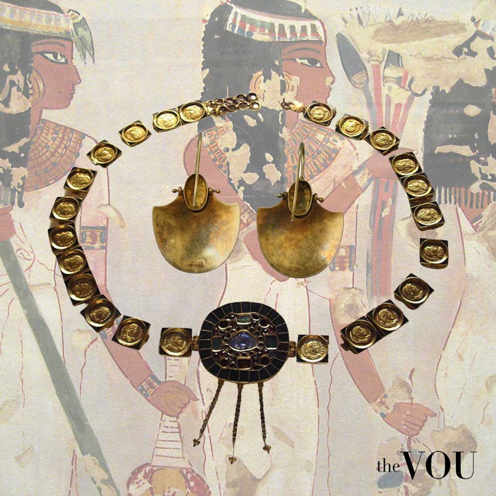 ancient egyiptian necklace and earrings.