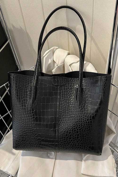 A Crocodile Simple Retro Handbag, Fashion Large Capacity Shoulder Bag PU, Suitable For University Students, Teachers, Offices, Workplaces
