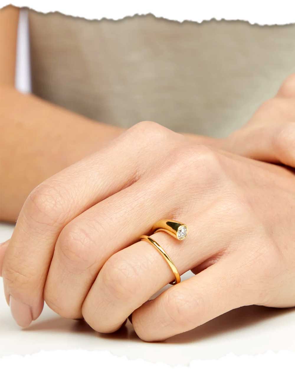 Unique design engagement ring