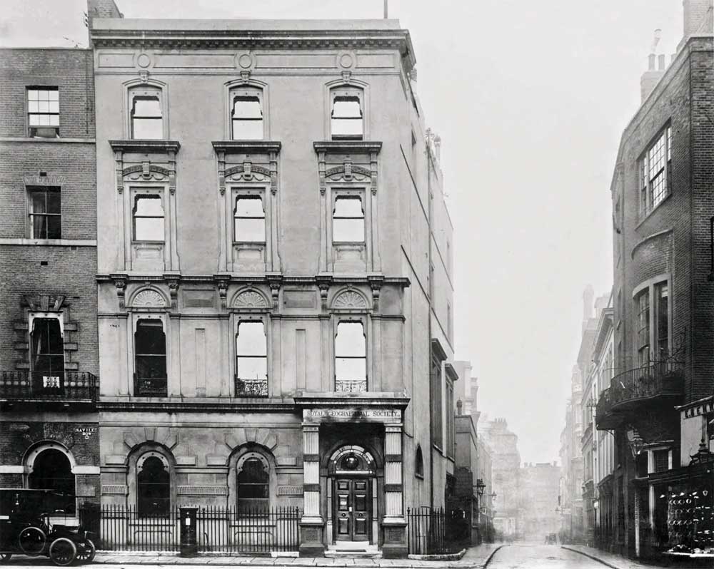 Hawkes No. 1 Savile Row in 1913